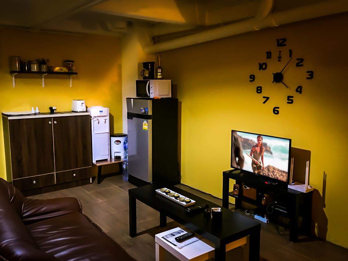 Artistel (Adults Only) Hostel Chiang Mai Buitenkant foto