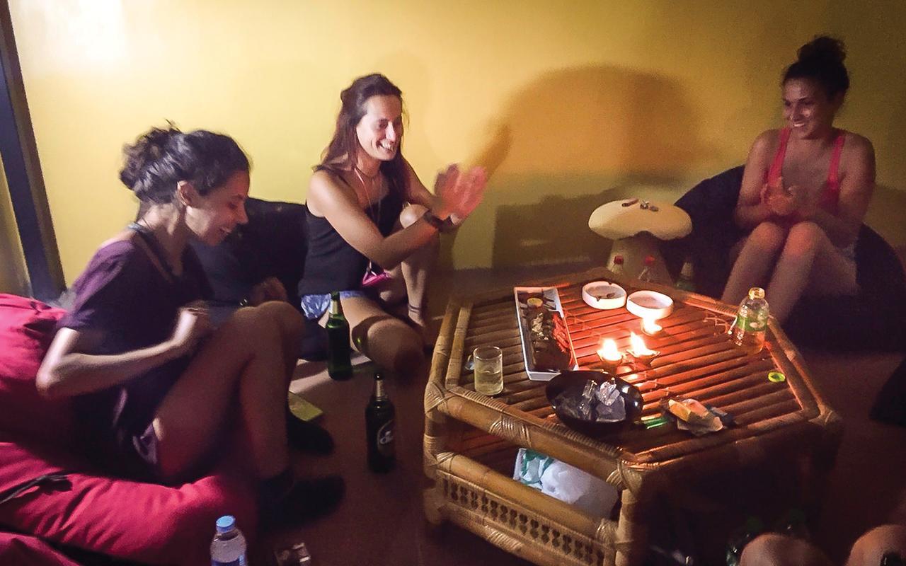 Artistel (Adults Only) Hostel Chiang Mai Buitenkant foto