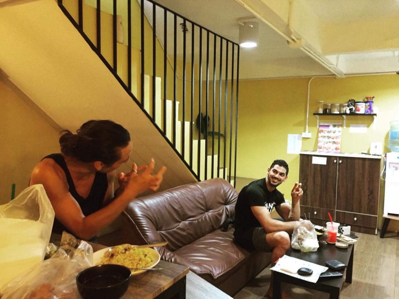 Artistel (Adults Only) Hostel Chiang Mai Buitenkant foto